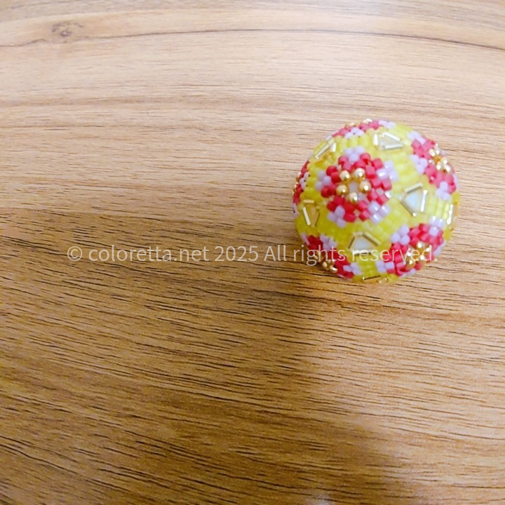 2025 #06 紅華 – Reddish Flower Ball